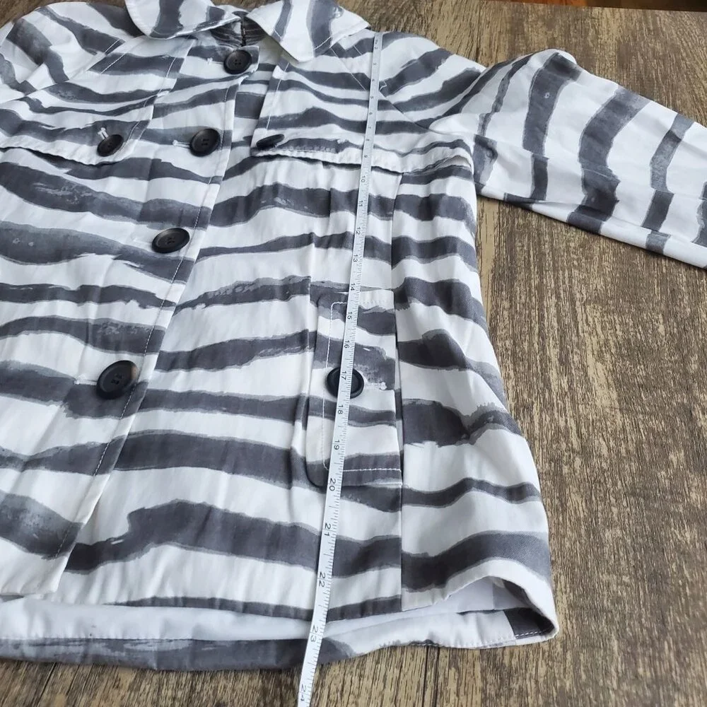J. Crew Womens Zebra Animal Print Button Down Jacket Blazer Size 4‎ Fall Preppy